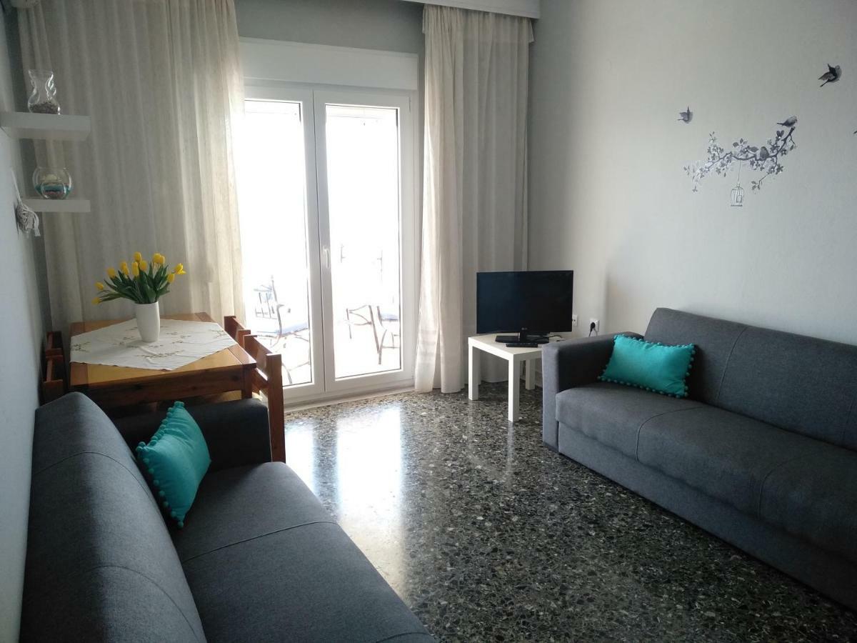 Apartment Absolut View PalaiónTsiflíkion
